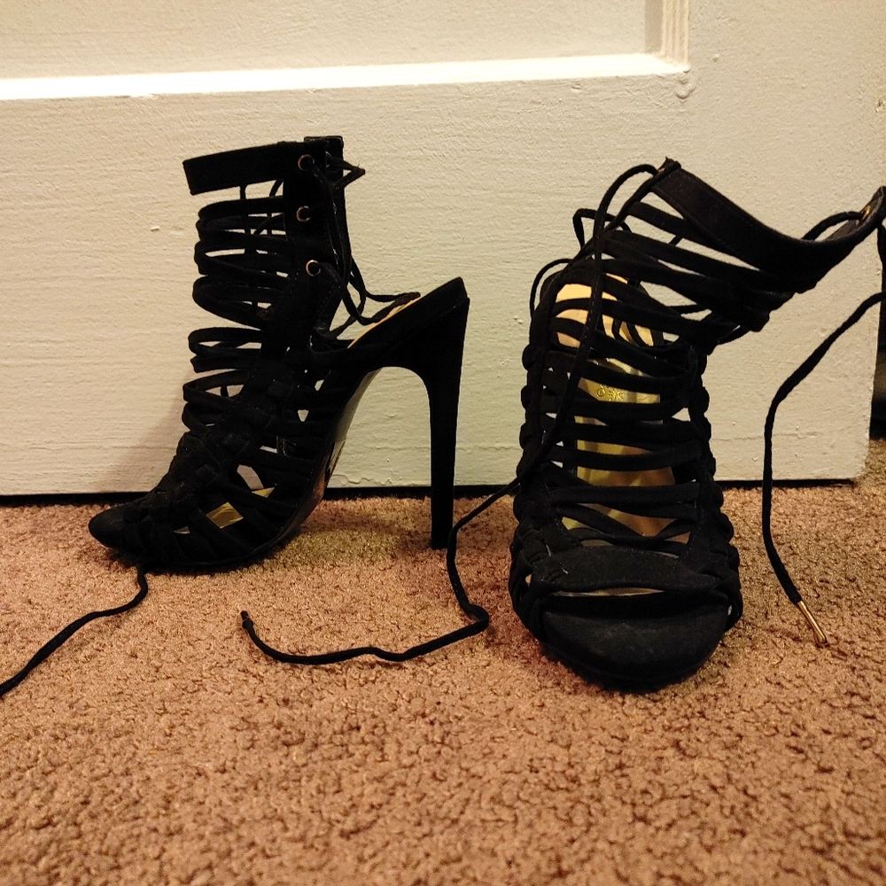 Heels - Picture 2 of 5
